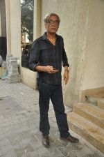 Sudhir Mishra at Pooja in Anubhav Sinha_s office in Mumbai on 17th Sept 2012  (6).JPG